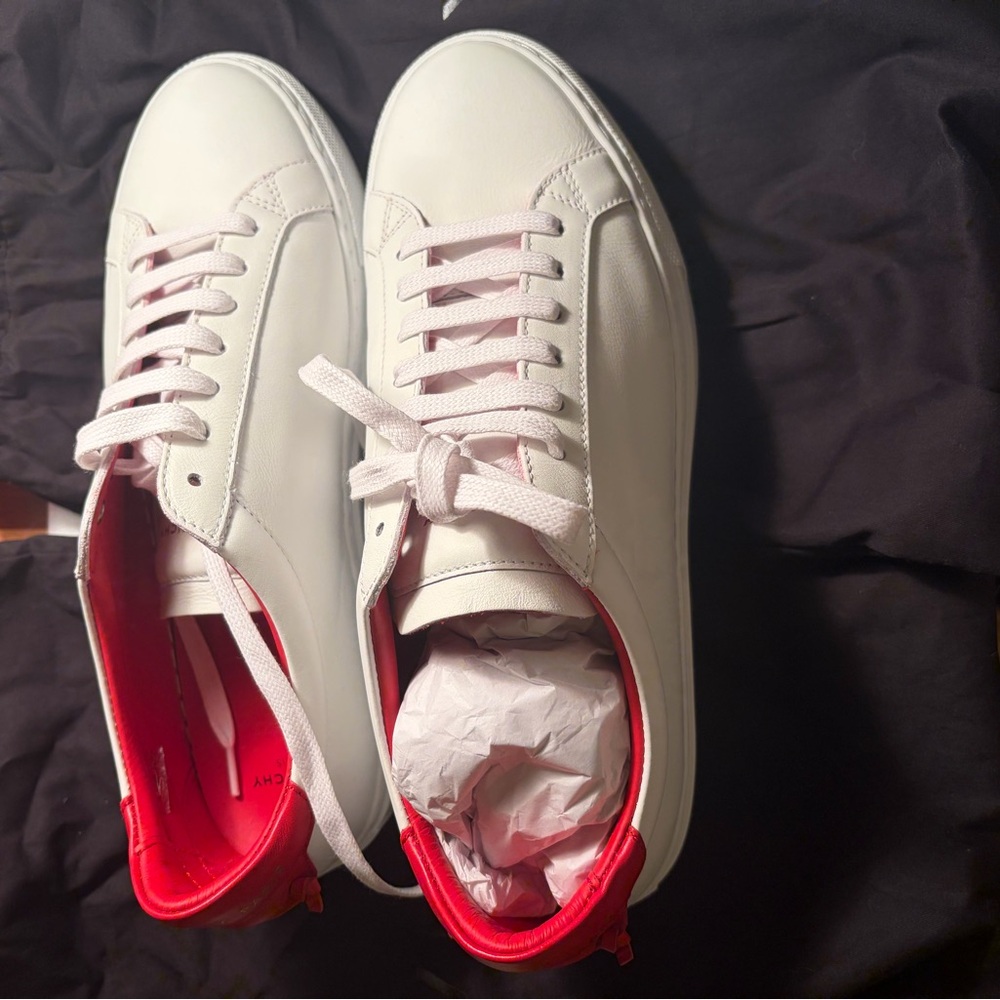 Givenchy White and Red Women's Sneakers. - Picture 4 of 9